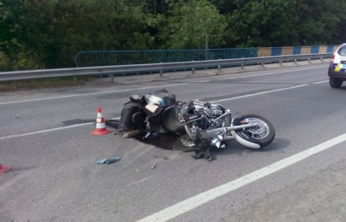    . Mercedes    ,      ()