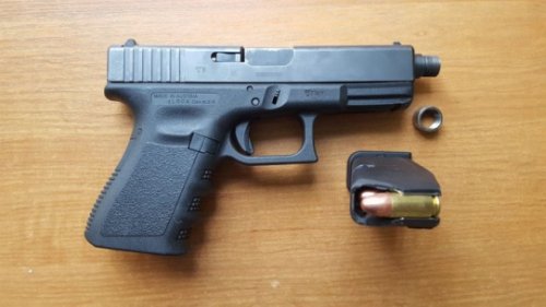 В Киеве задержали нацгвардейца за торговлю оружием из зоны ООС В Киеве задержали нацгвардейца за торговлю оружием из зоны ООС