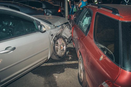 В Киеве пьяный водитель разбил семь автомобилей (ФОТО)