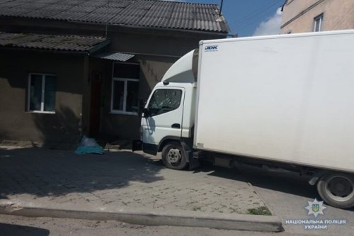Смертельное ДТП в Чорткове: под колеса грузовика попала мать и ее восьмилетня дочь