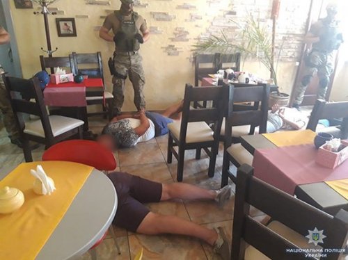 В Сумской области задержали двух криминальных авторитетов В Сумской области задержали двух криминальных авторитетов