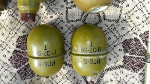 В Днепропетровской области в строительном мусоре полицейские обнаружили боеприпасы В Днепропетровской области в строительном мусоре полицейские обнаружили боеприпасы