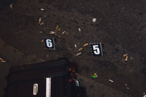 В Киеве кавказцы устроили стрельбу и избили двух человек В Киеве кавказцы устроили стрельбу и избили двух человек