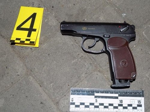 В Одессе пьяный мужчина открыл стрельбу по посетителям бара (ФОТО) В Одессе пьяный мужчина открыл стрельбу по посетителям бара (ФОТО)