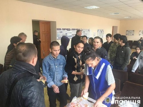 В Киевской области обнаружили 28 нелегалов из Вьетнама