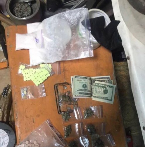 В Киеве полиция задержала бывшего сотрудника прокуратуры во время сбыта наркотиков В Киеве полиция задержала бывшего сотрудника прокуратуры во время сбыта наркотиков