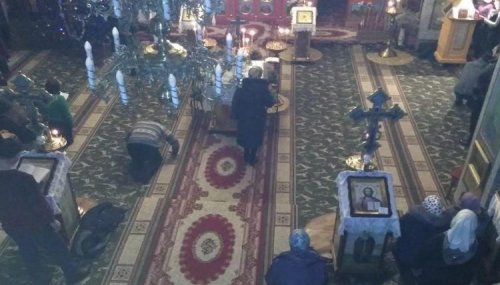 В Черновицкой области прихожане Свято-Успенского храма опровергли информацию опереходе общины в «ПЦУ» В Черновицкой области прихожане Свято-Успенского храма опровергли информацию опереходе общины в «ПЦУ»