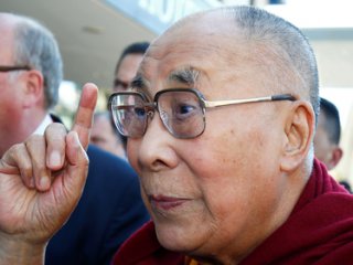 Далай-лама пригрозил переродиться в Индии