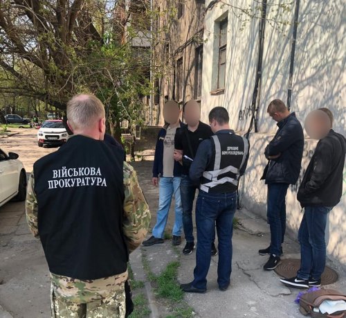 Военнослужащий ВСУ вымогал у вдовы деньги, полученные по страховке за погибшего мужа Военнослужащий ВСУ вымогал у вдовы деньги, полученные по страховке за погибшего мужа