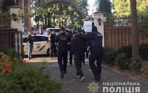 В Хмельницком вооруженные люди напали на предприятие В Хмельницком вооруженные люди напали на предприятие