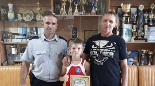 В Кривом Роге 13-летний мальчик борется с распространением наркотиков В Кривом Роге 13-летний мальчик борется с распространением наркотиков