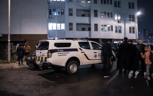 В Киеве 8-классник выпрыгнул с 10 этажа В Киеве 8-классник выпрыгнул с 10 этажа