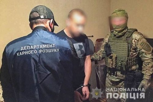 Оперативники задержали 12 членов преступной организации мошенников, которая присвоила почти 18 млн гривен Оперативники задержали 12 членов преступной организации мошенников, которая присвоила почти 18 млн гривен