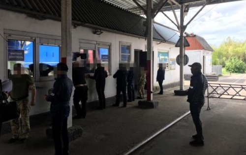 Масштабную схему по ввозу в Украину "евроблях" разоблачили в Волынской области Масштабную схему по ввозу в Украину "евроблях" разоблачили в Волынской области