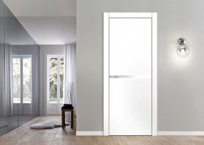 5 преимуществ гладких межкомнатных дверей