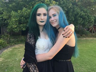Самоубийство сестер-близнецов привело к изменениям в полиции Великобритании