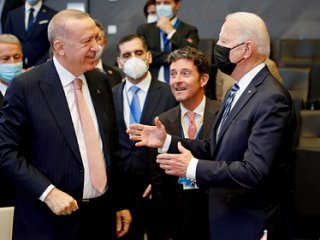 Байден продлил санкции против Турции из-за Сирии