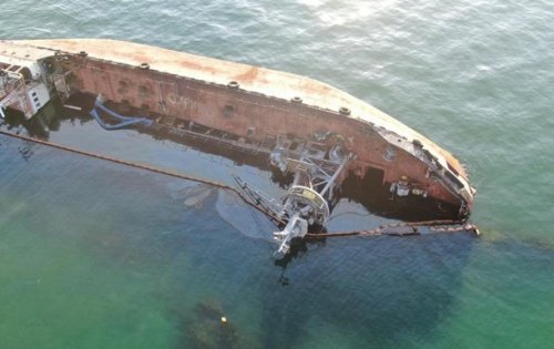 С владельца танкера Delfi взыскали ущерб за загрязнение Черного моря С владельца танкера Delfi взыскали ущерб за загрязнение Черного моря