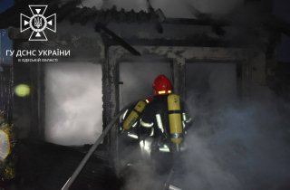 В Одессе загорелся двухэтажный дом В Одессе загорелся двухэтажный дом