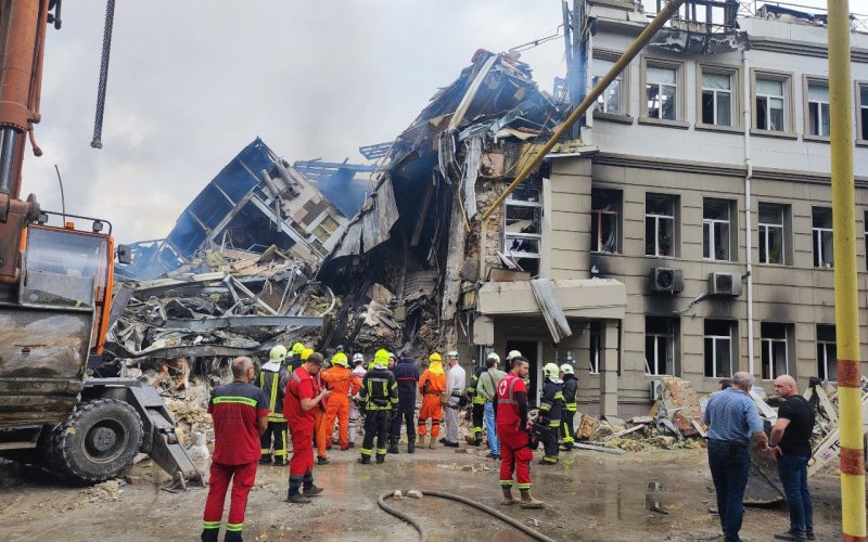 ����� �������� �������� ���� ����� "������" � ������